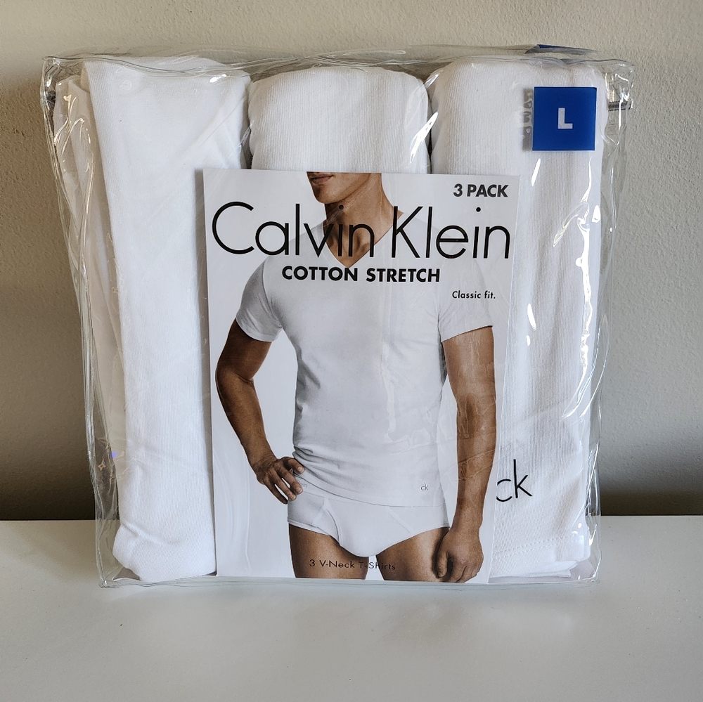 New in Package Calvin Klein Classic Fit V-Neck T-shirts Size L White